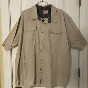 ‼️3 FOR 15‼️ Wrangler (short sleeve shirt)
